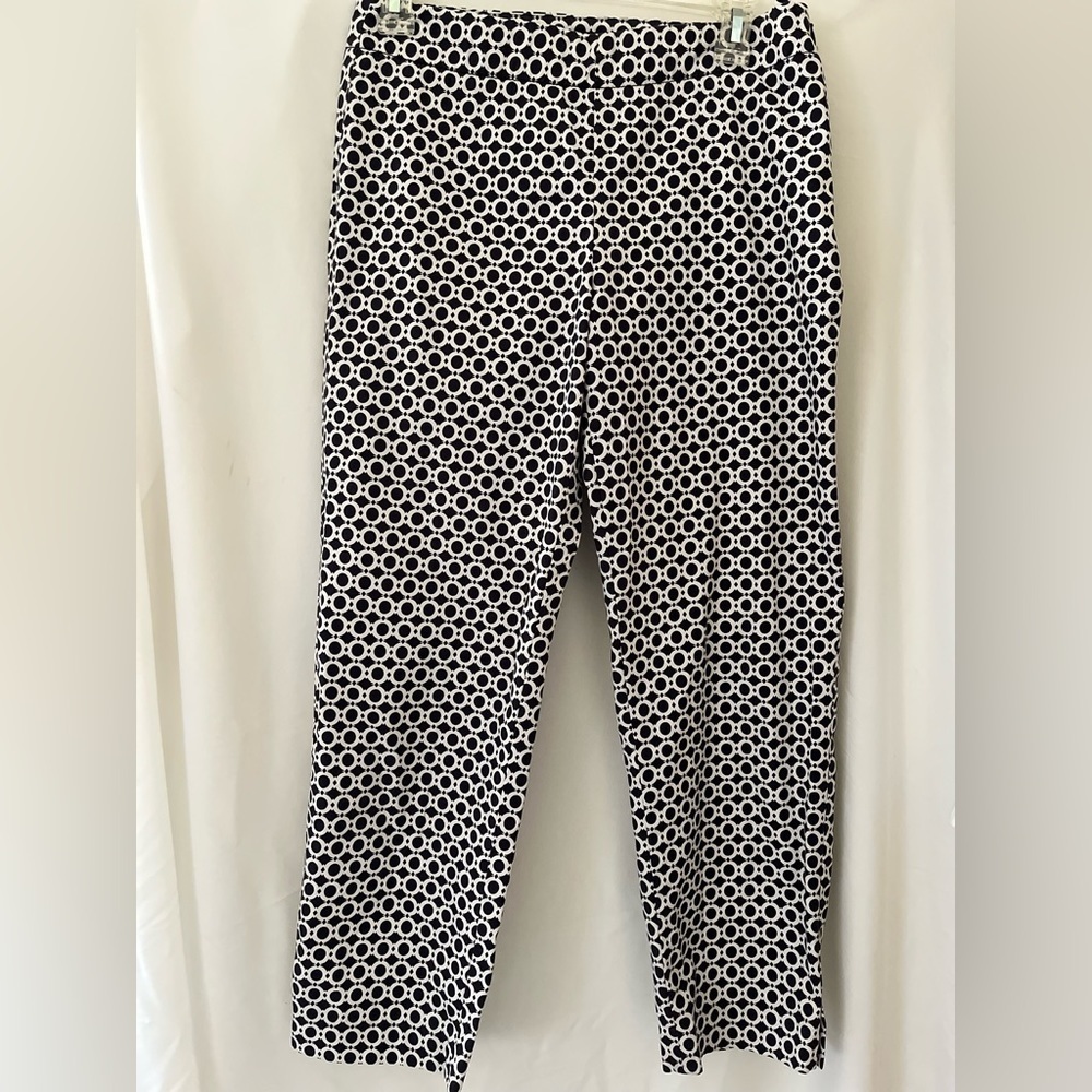 TALBOTS Women’s crop pants.  Black w/white circle pattern. Size 2